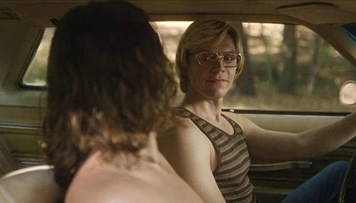 Dahmer  Monster: The Jeffrey Dahmer Story : La historia de Jeffrey Dahmer 3x1